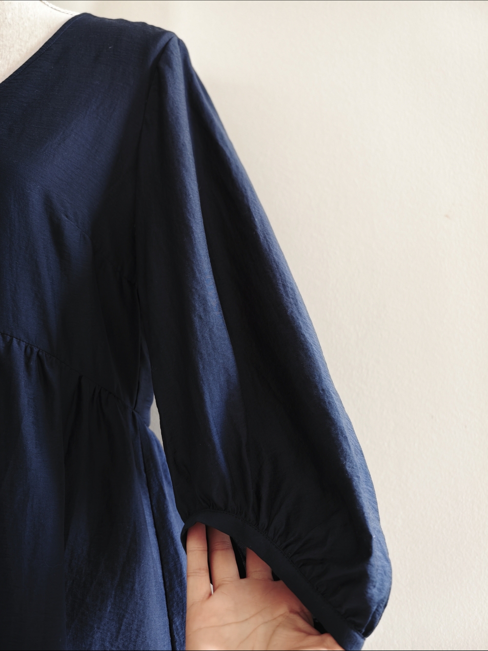 Like New Club Monaco Easy Midi Tiered Dress In Navy - Picture 9 of 16